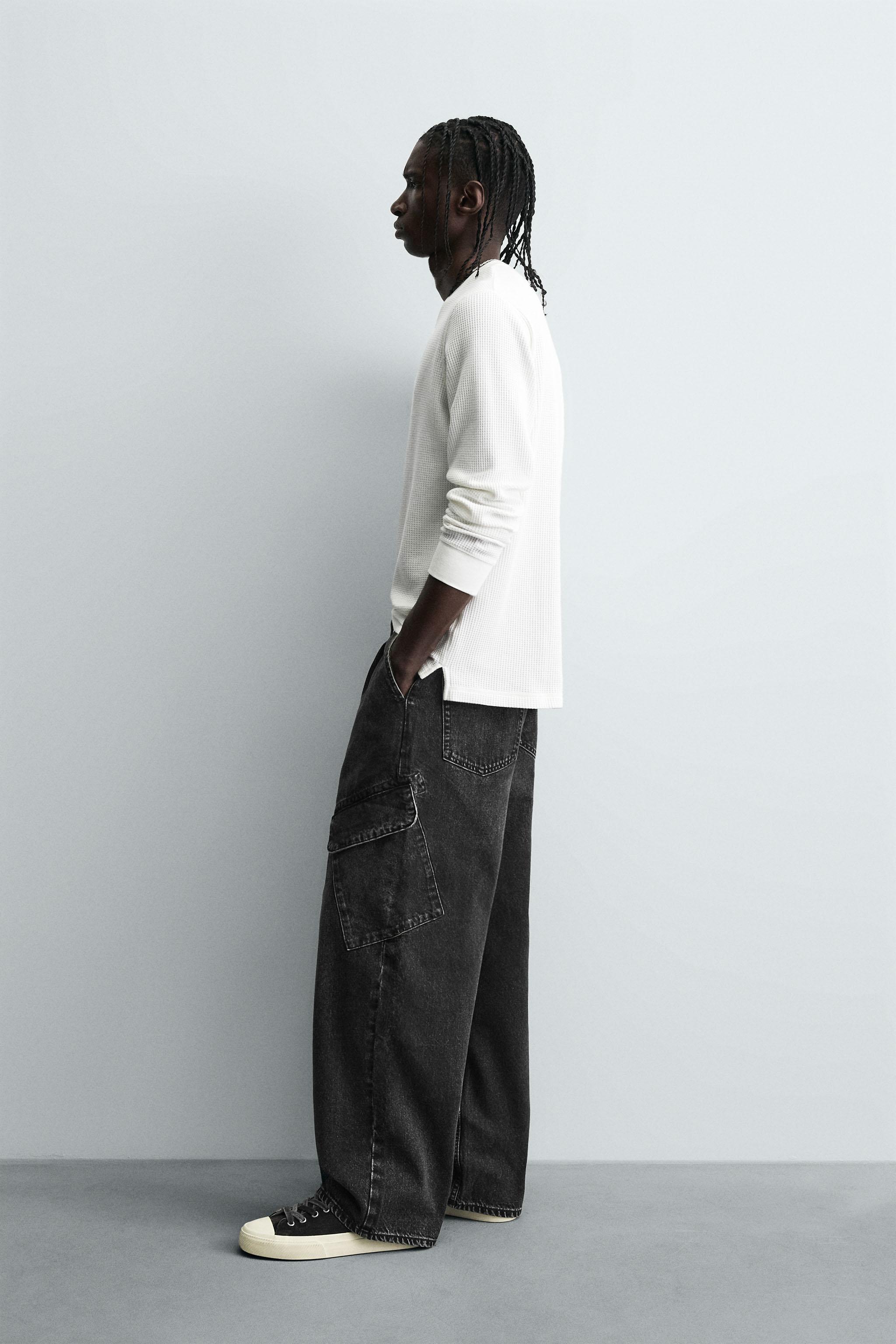 BAGGY FIT CARGO JEANS